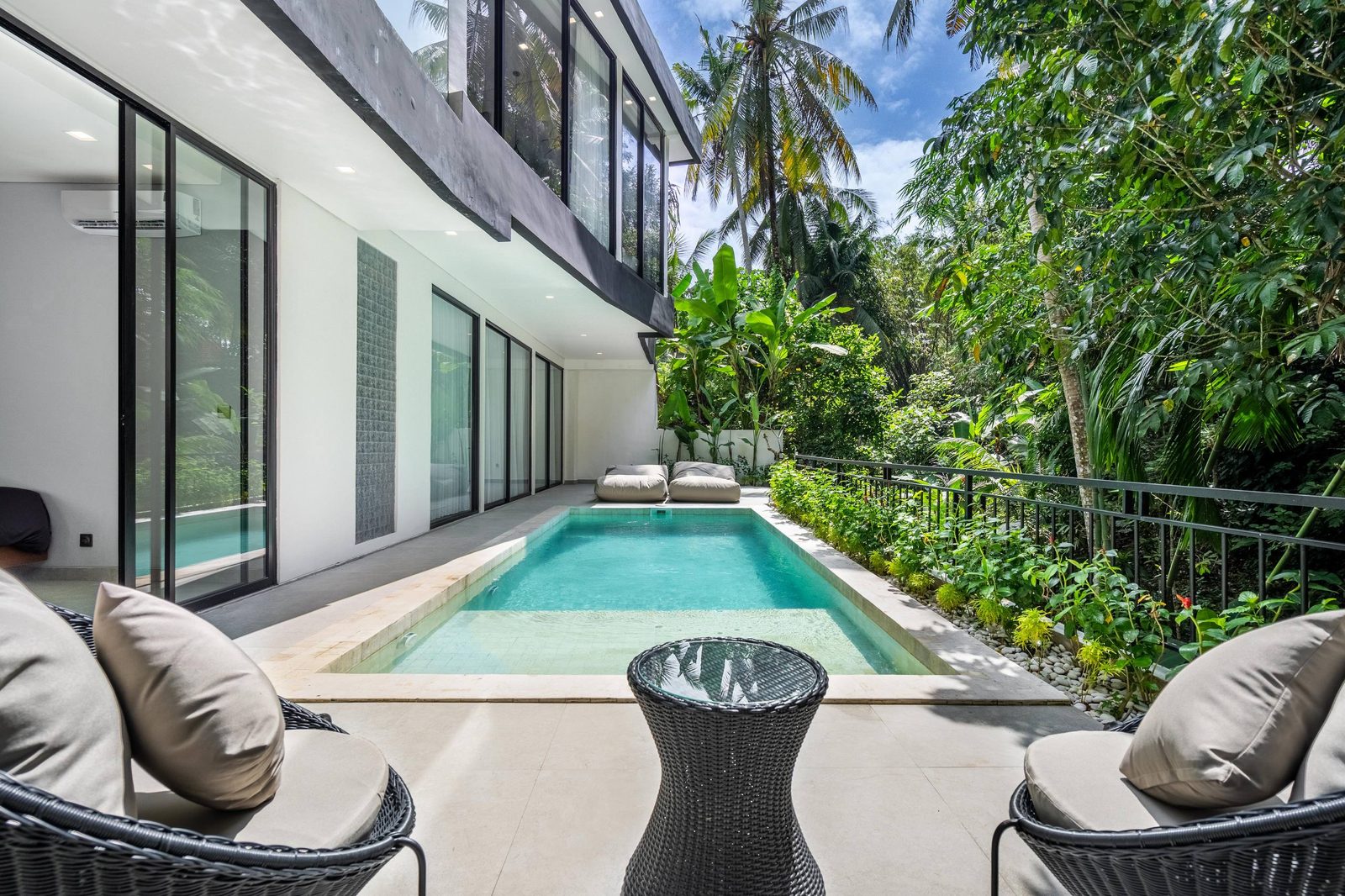 Premium Residence in the Green Area of Mas